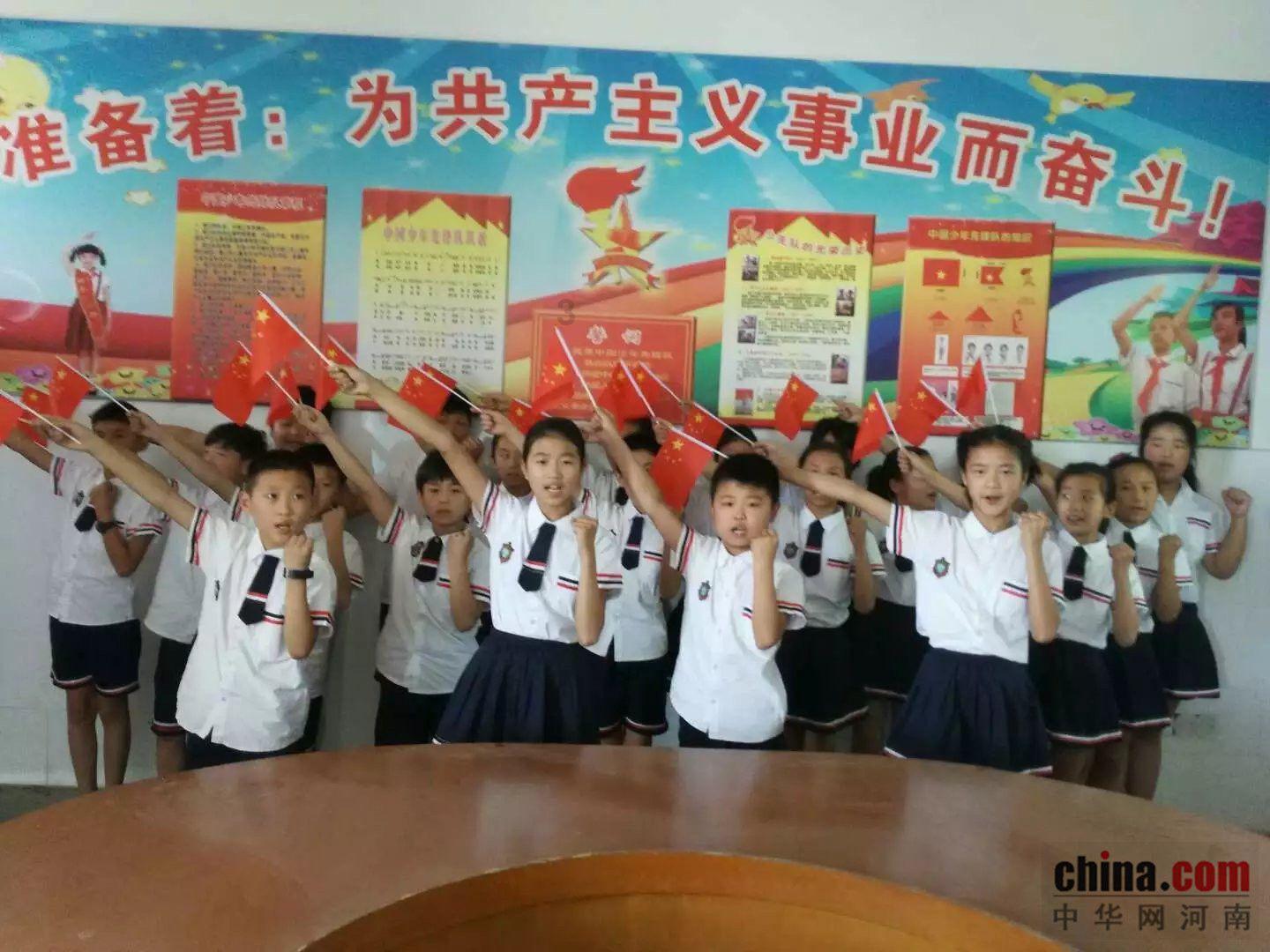 小猫钓鱼游戏龙王版有船